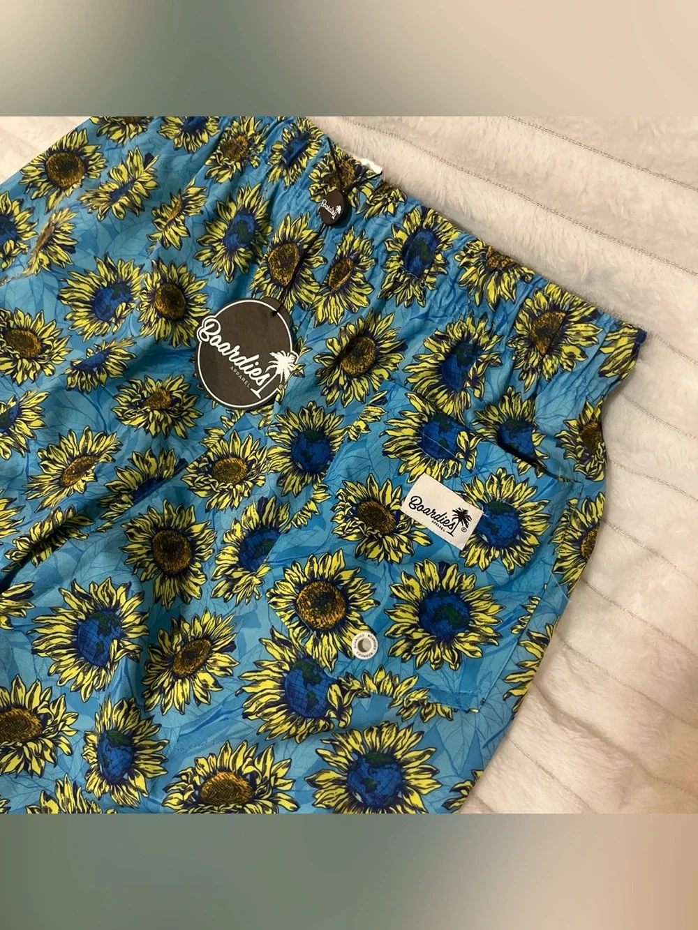 Boardies Apparel Men’s Blue Sunflower Swim Trunks NWT